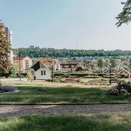 Slottsparken Motel Huskvarna Kültér fotó