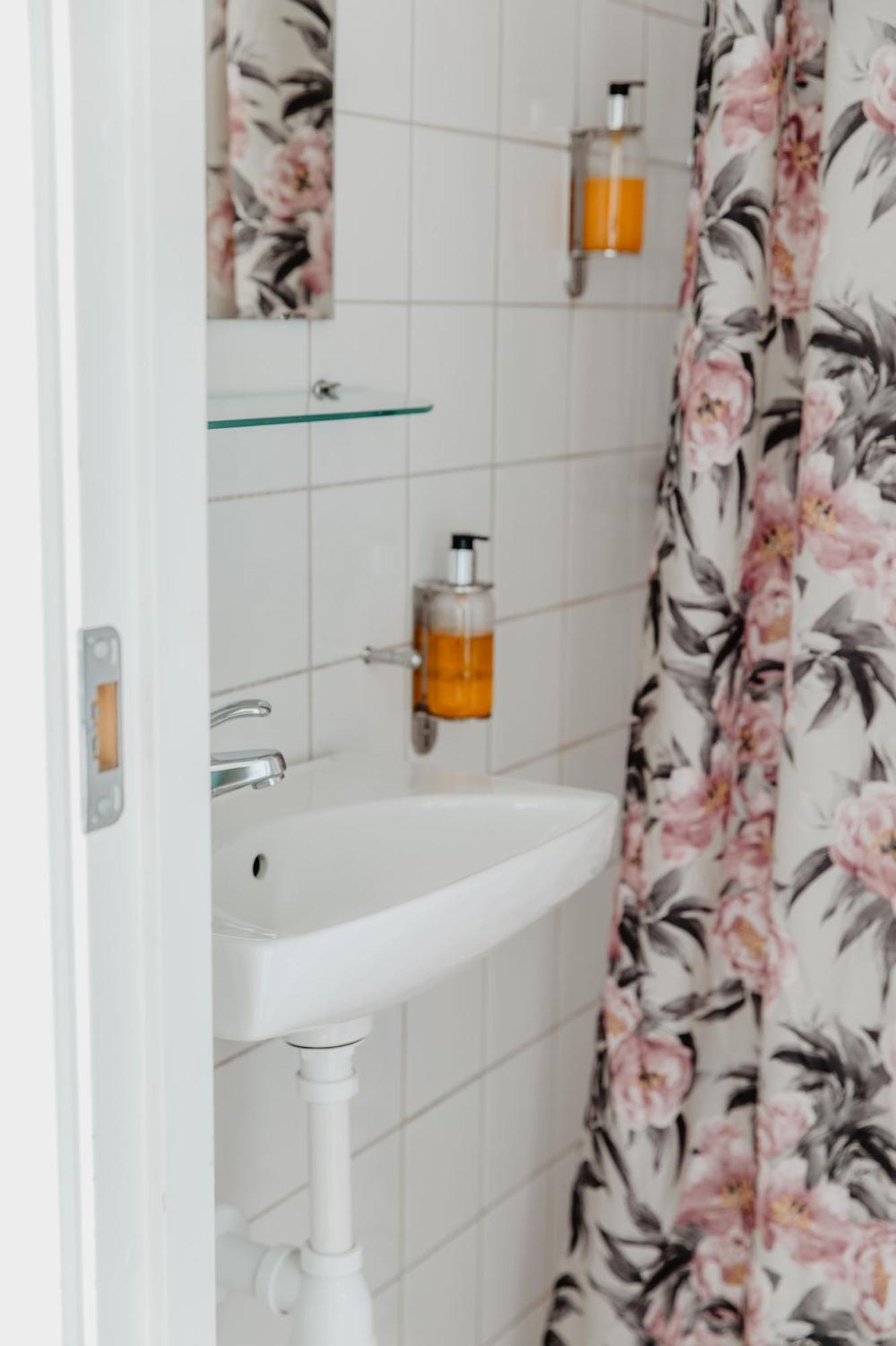 Slottsparken Motel Huskvarna Kültér fotó