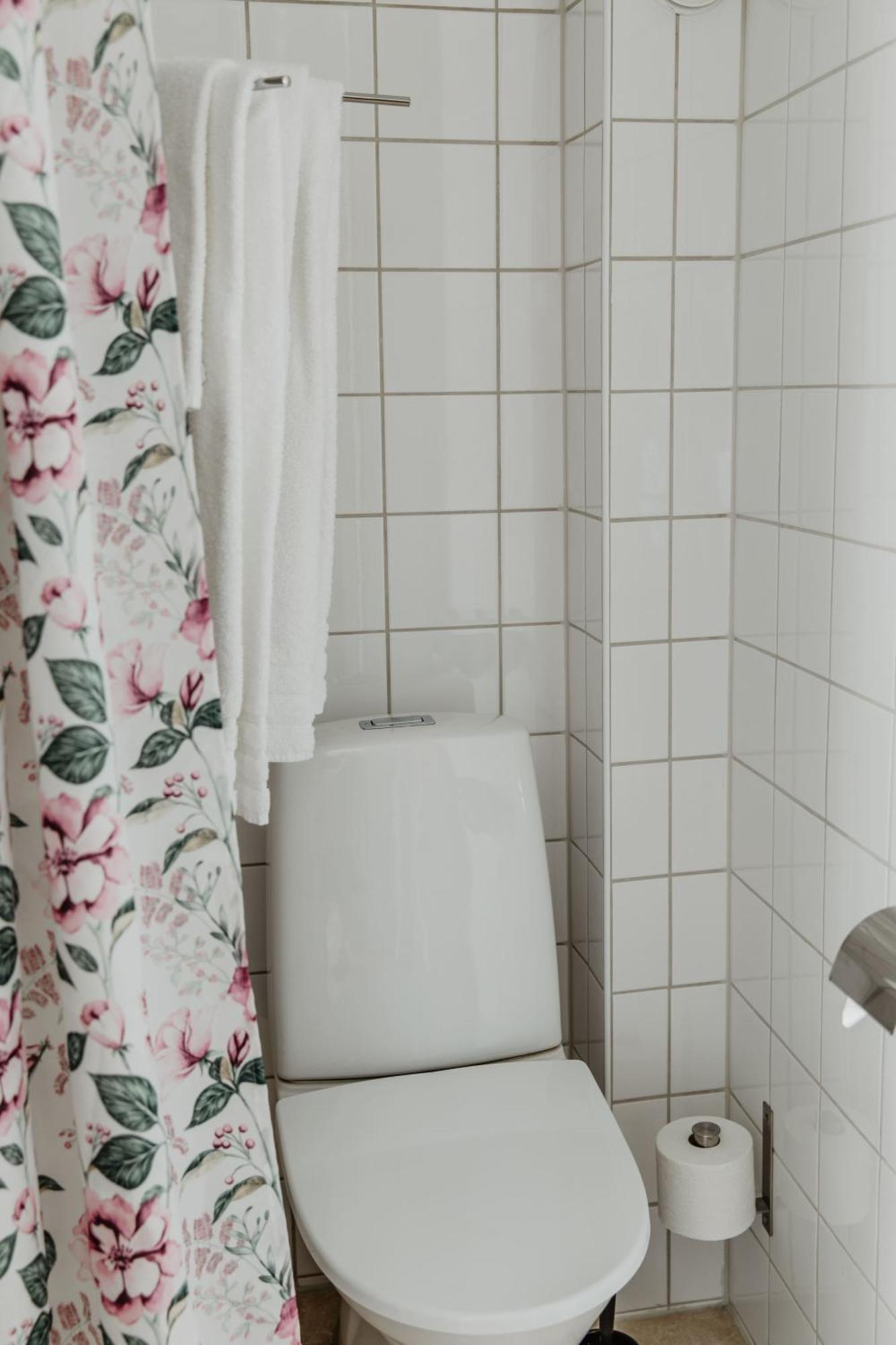 Slottsparken Motel Huskvarna Kültér fotó