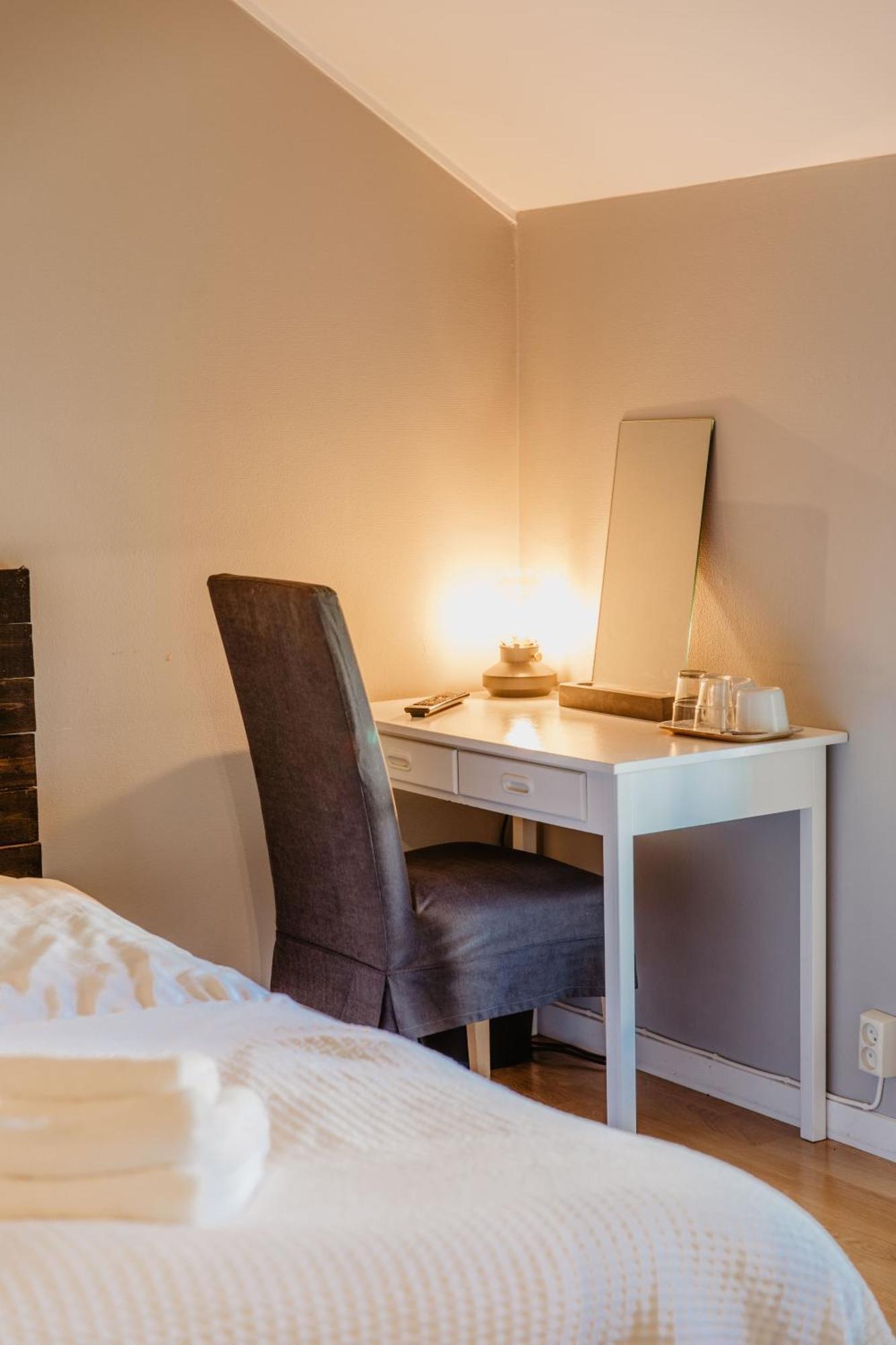 Slottsparken Motel Huskvarna Kültér fotó
