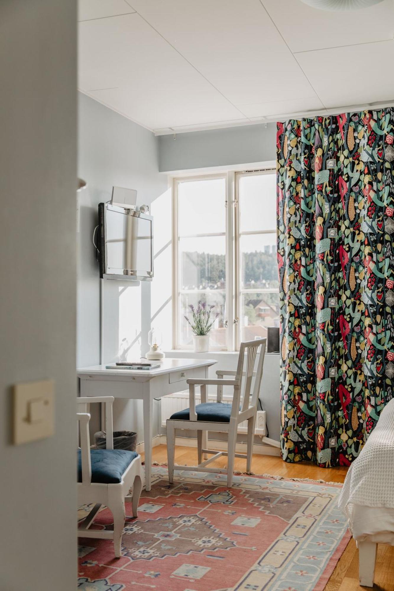 Slottsparken Motel Huskvarna Kültér fotó