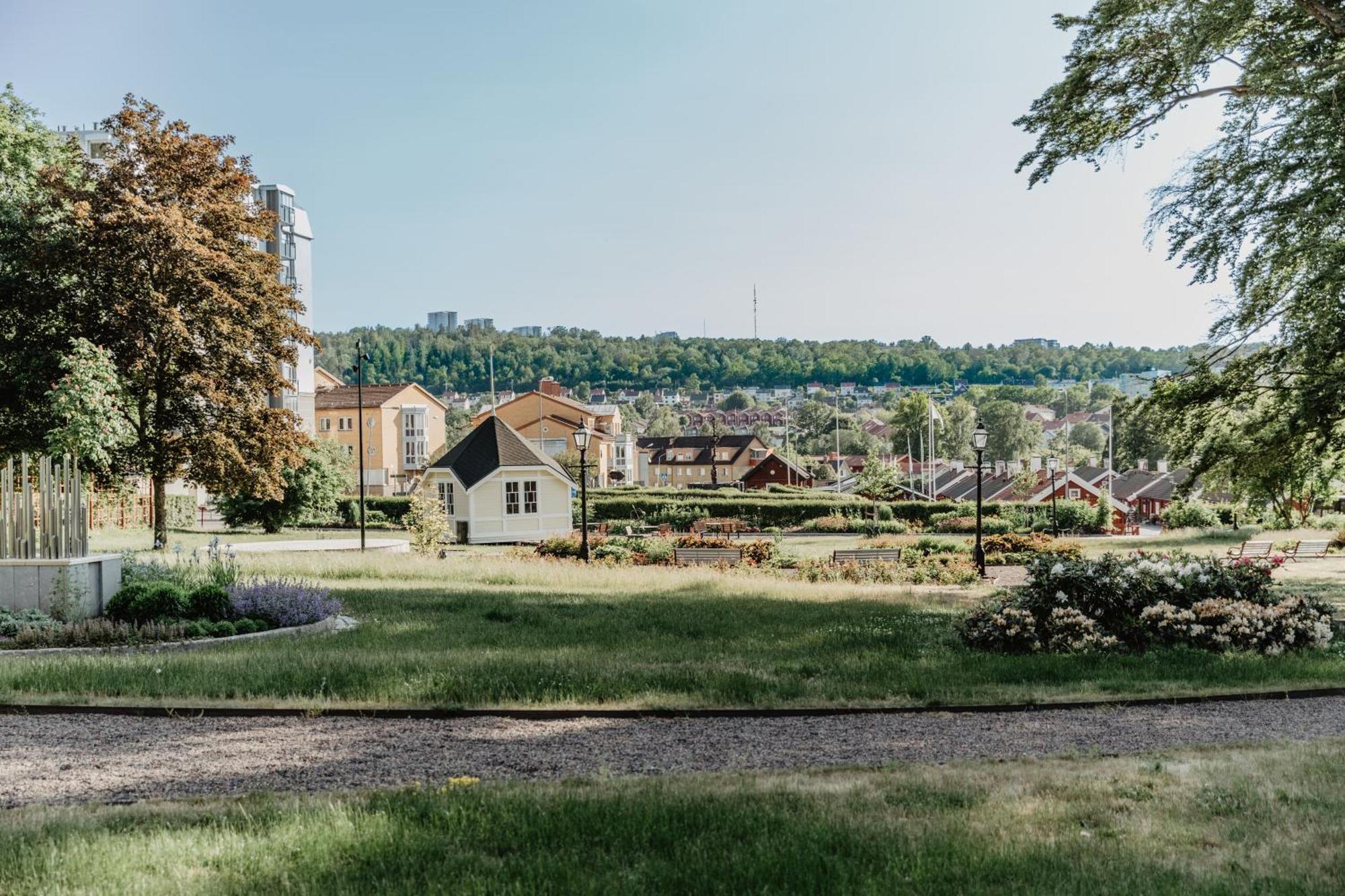 Slottsparken Motel Huskvarna Kültér fotó