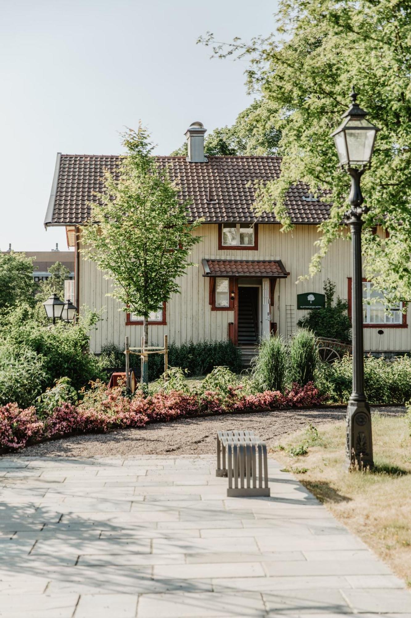 Slottsparken Motel Huskvarna Kültér fotó