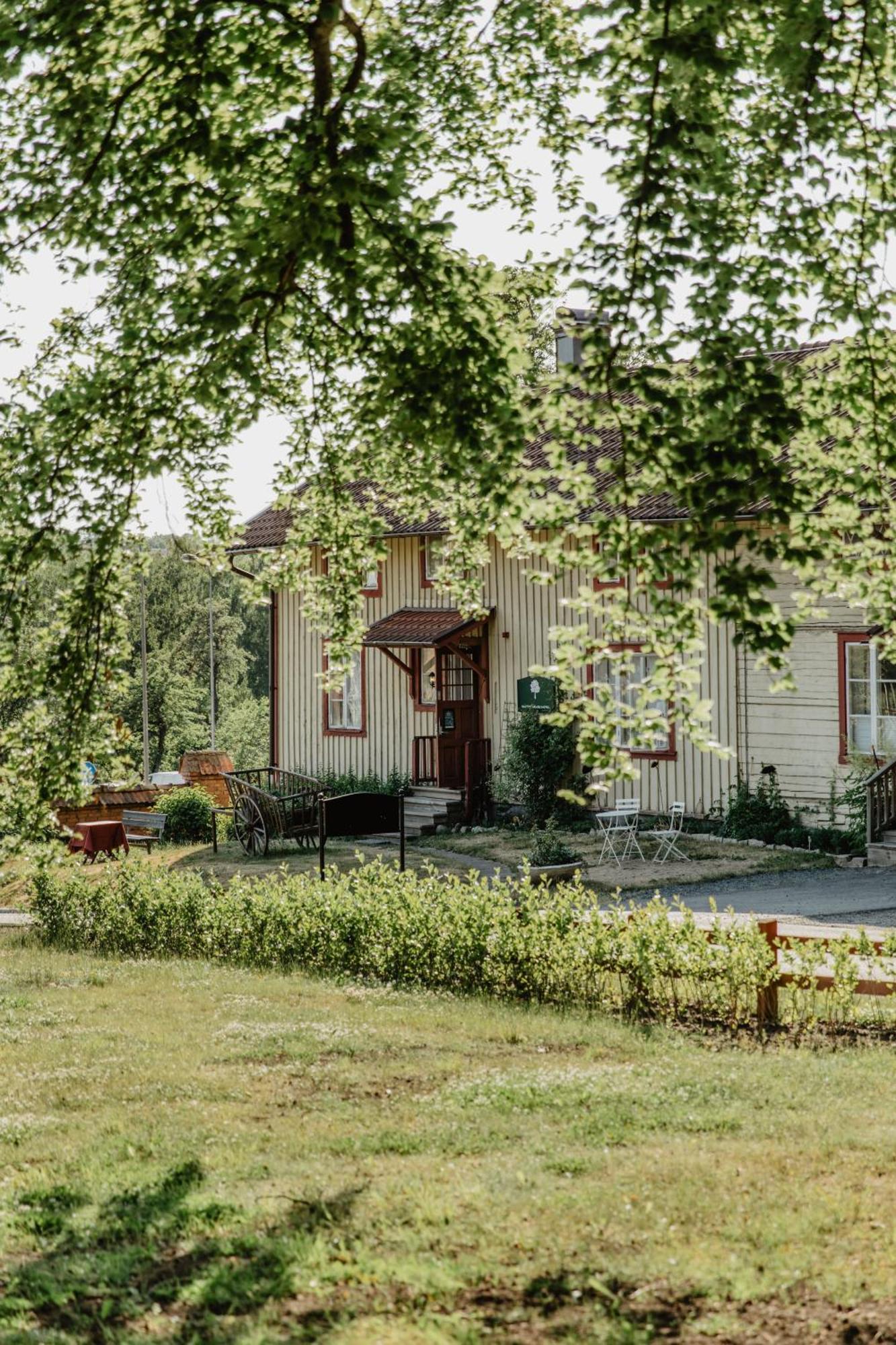 Slottsparken Motel Huskvarna Kültér fotó